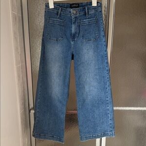 Stylish Blue Cropped Jeans for Women